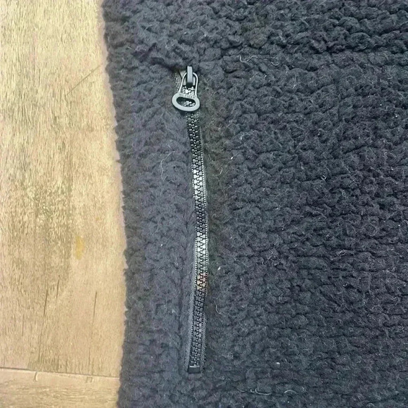 NWT Tommy Hilfiger fleece jacket, size Medium - Picture 4 of 6